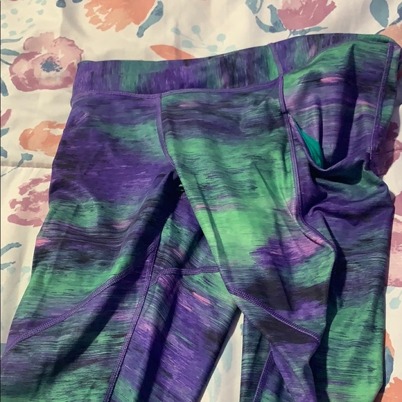 Lululemon leggings 7/8  double waist band - Picture 3 of 4